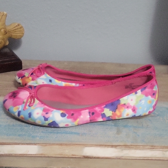 Coach And Four Sz8.5 poppy Colorful Floral Ballet Flats with Pink Trim - Picture 4 of 8